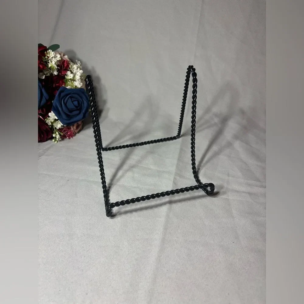 New Black Twisted Wire Display Stand Easel Showcase Variety of Items NWOT